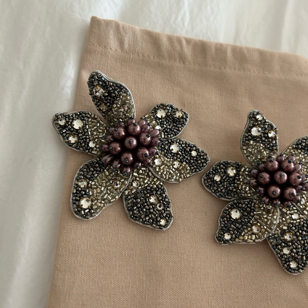 New Mignonne Gavigan large floral earrings - Picture 3 of 5